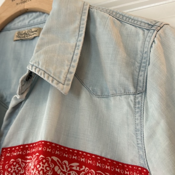 Lucky Brand Dixie Scarf Bandana Print Western Yoke Chambray Blouse w Snaps - Picture 6 of 13